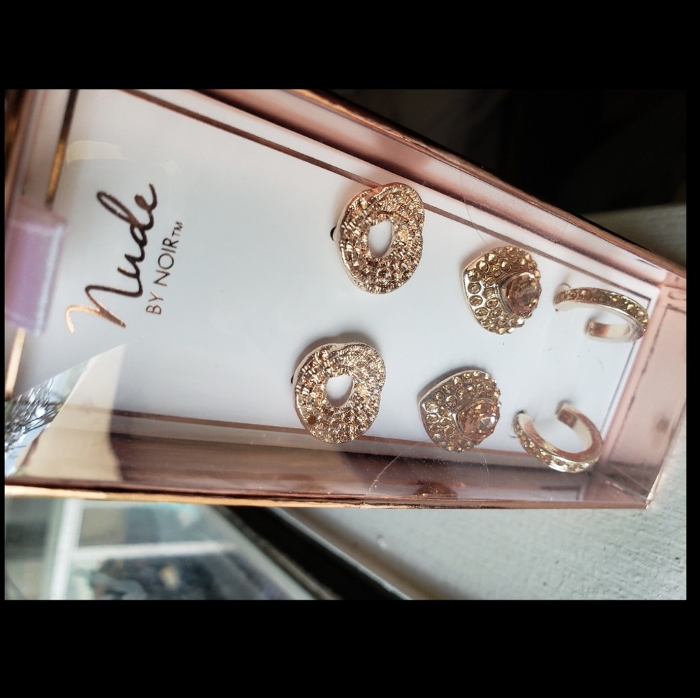 Amilia's NUDE by Noir earrings